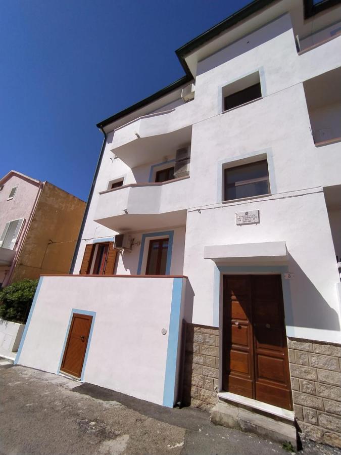Stella Guest House Santa Teresa Gallura Exteriör bild